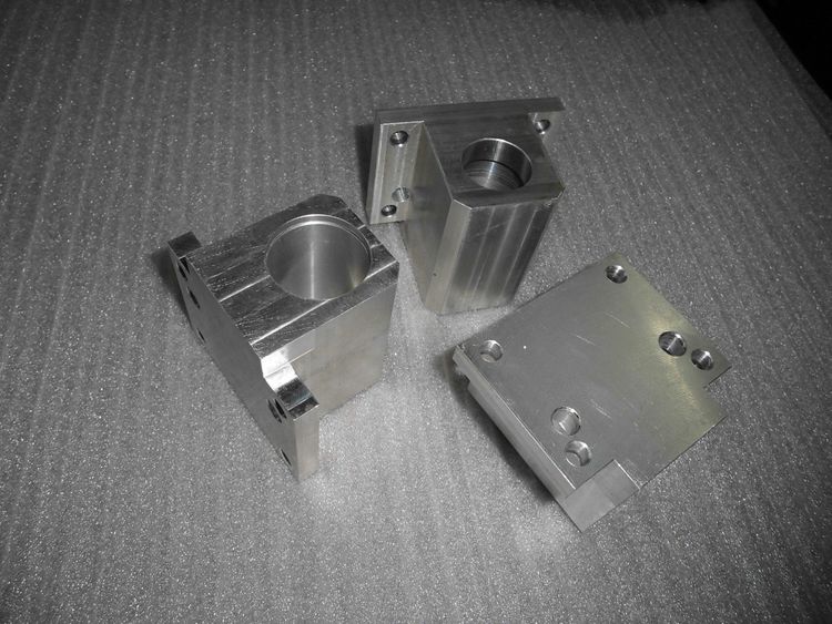 ��е����ӹ�